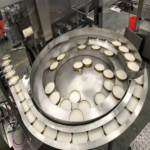 Farmaatsiatööstuse moosipudeli täitmise masin